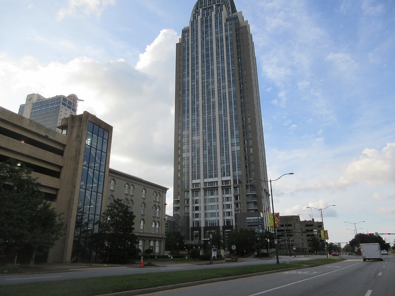 Descriptive alt text