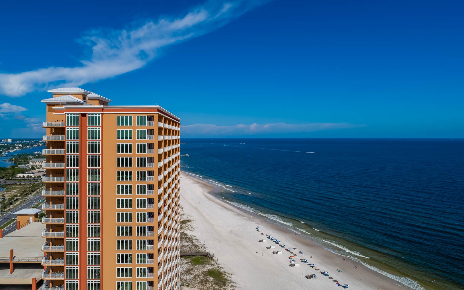 Beachfront condominium tower