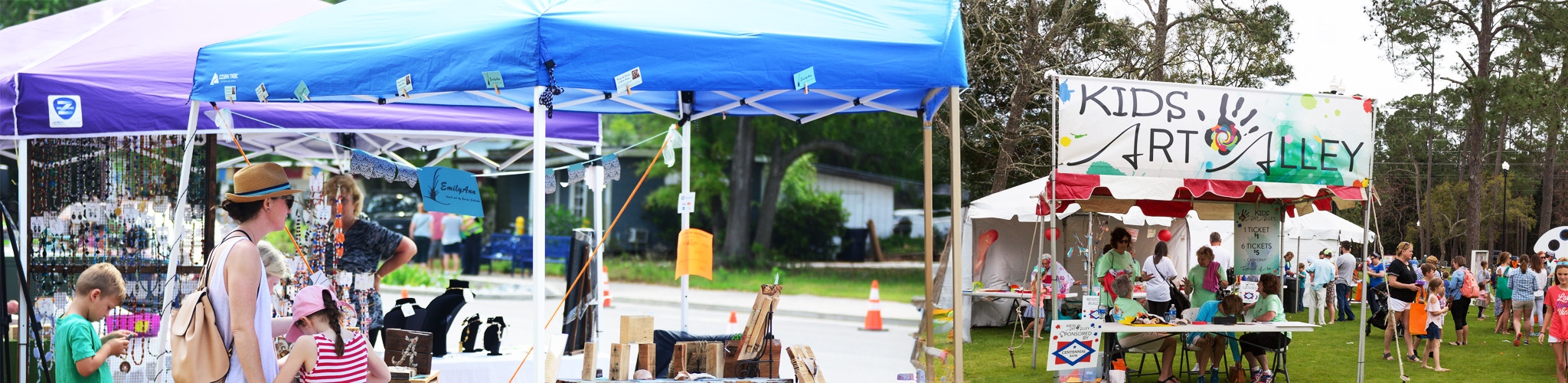 Outdoor art and craft booths