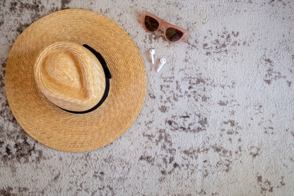 Beach hat and sunglasses for a trip