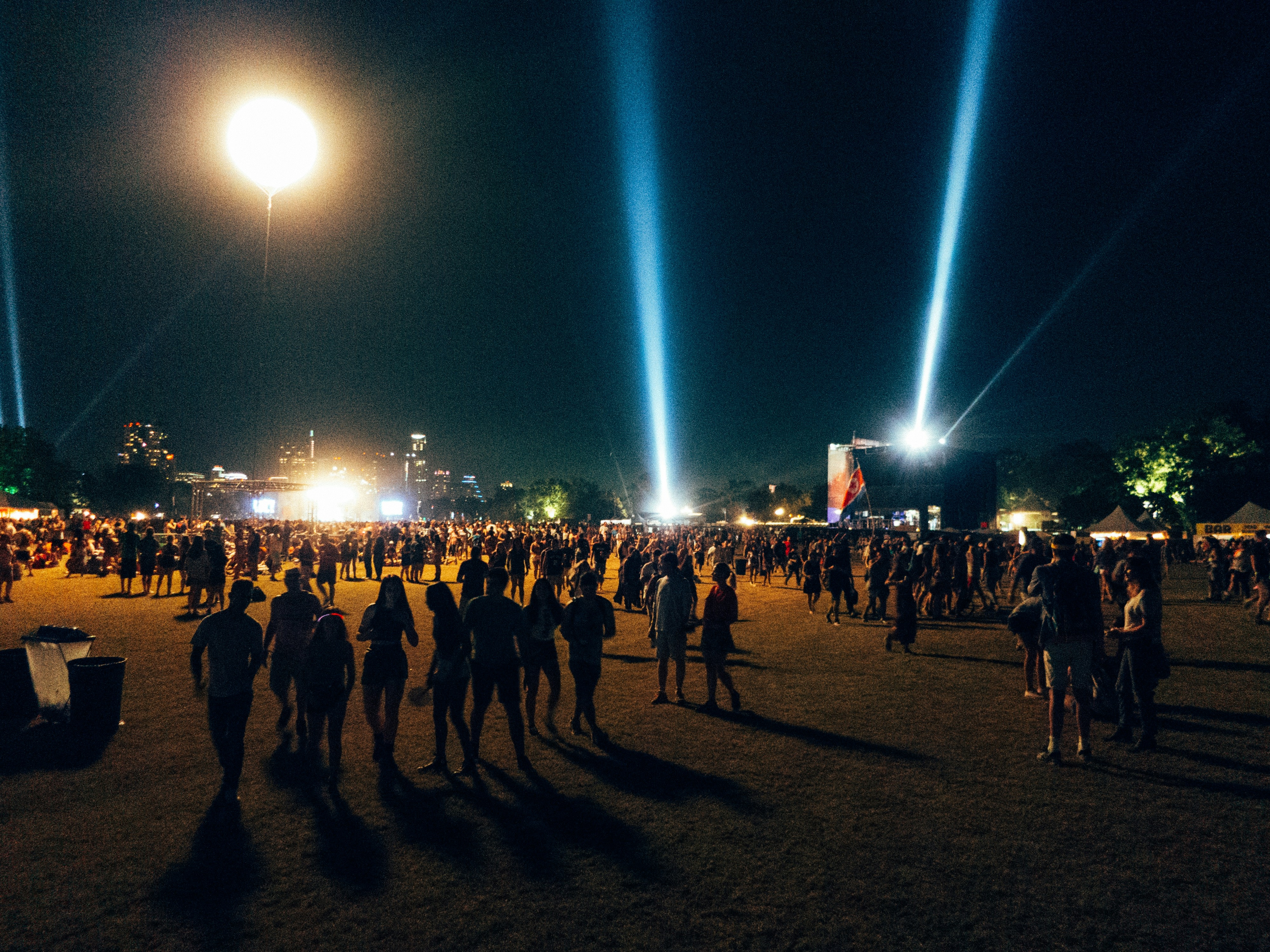 Crowd enjoying music at Hangout Festival
